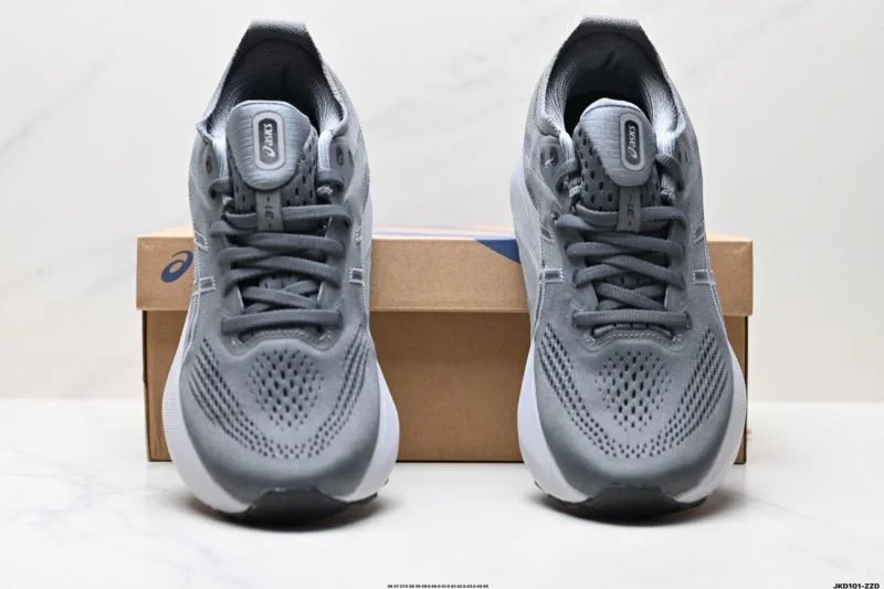 Functional Asics Shoes 3723