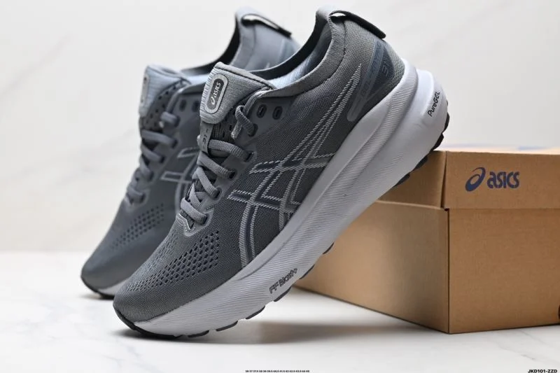 Functional Asics Shoes 3723