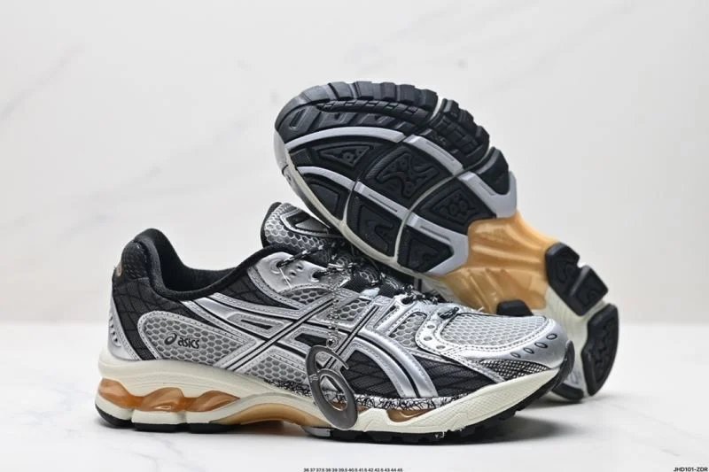 Comfortable Asics Shoes 3709