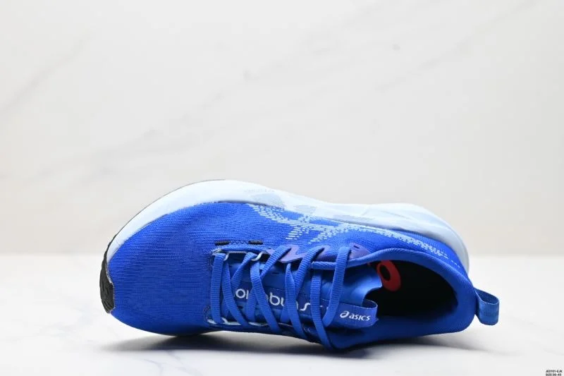 Asics Shoes WellDesigned 3705