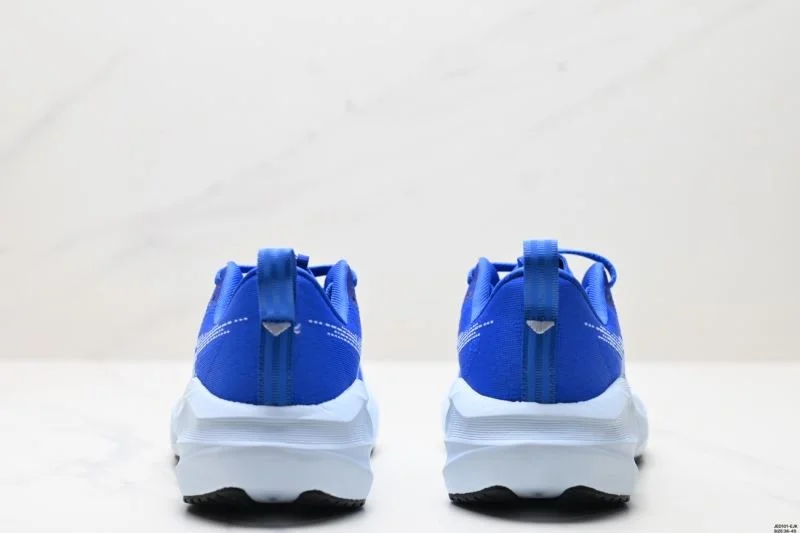 Asics Shoes WellDesigned 3705