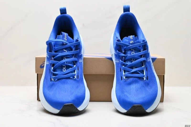 Asics Shoes WellDesigned 3705