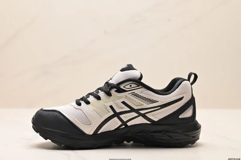 Asics Shoes WellDesigned 3696