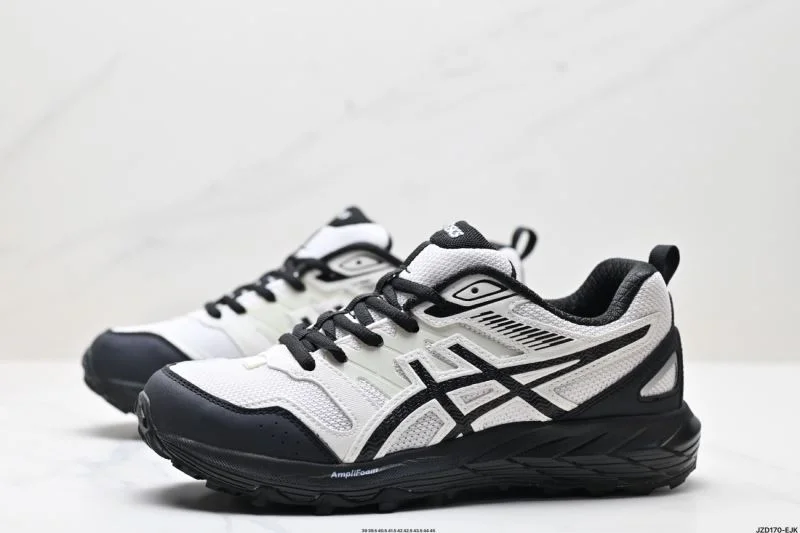 Asics Shoes WellDesigned 3696