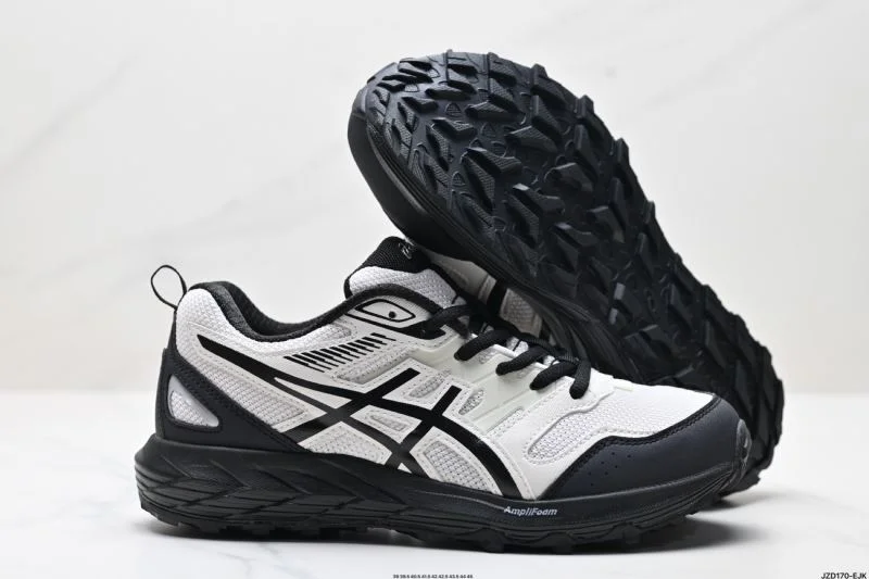 Asics Shoes WellDesigned 3696
