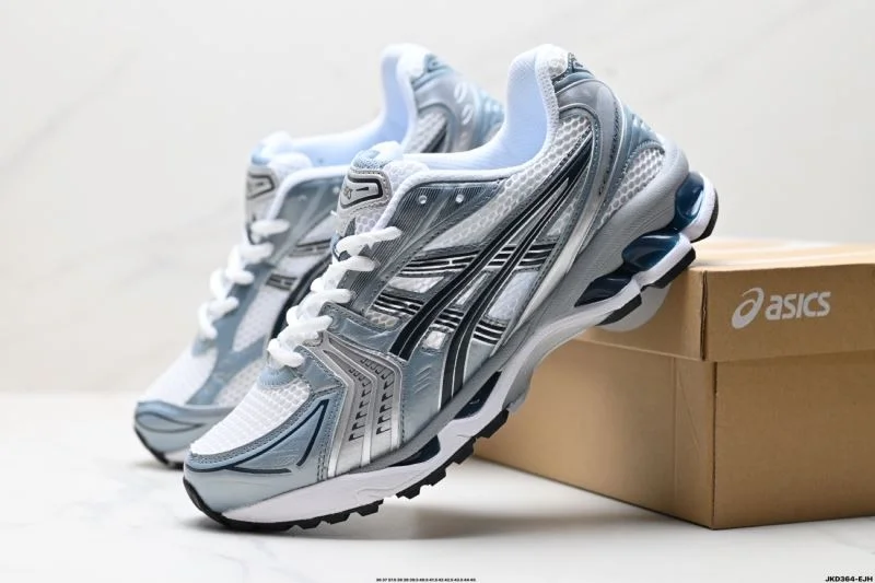 MoistureWicking Asics Shoes 3698