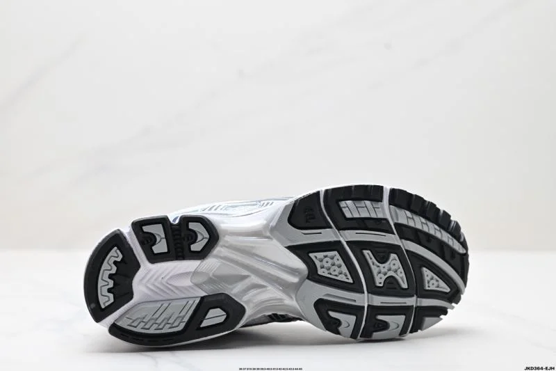 MoistureWicking Asics Shoes 3698