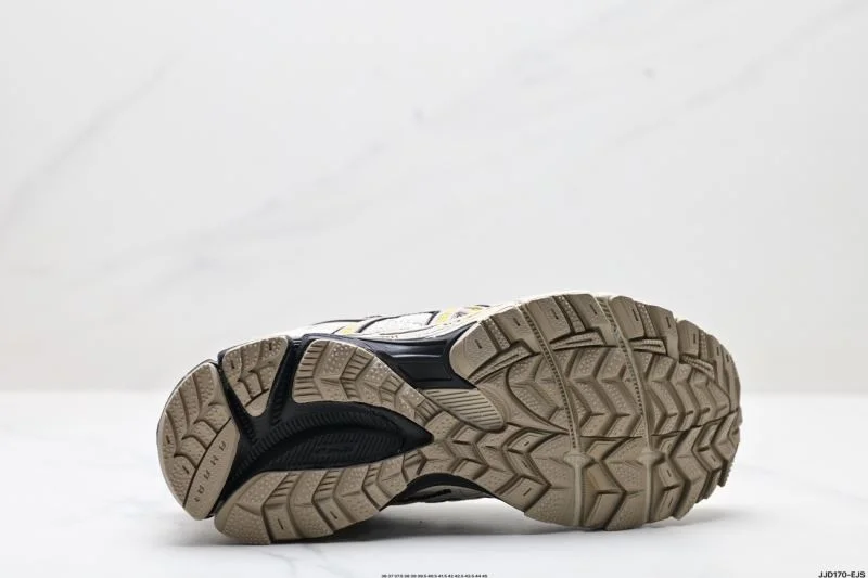 Stylish Asics Shoes 3690