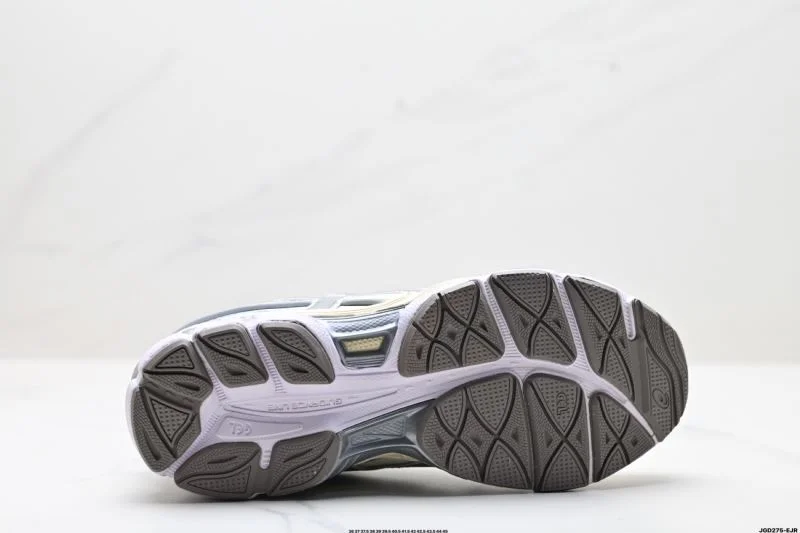 TimelessDesign Asics Shoes 3687