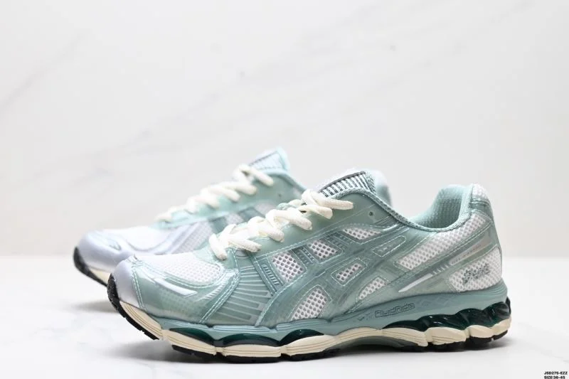 Youthful Asics Shoes 3673