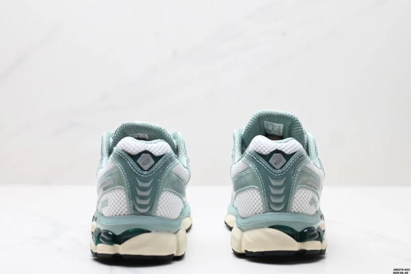Youthful Asics Shoes 3673