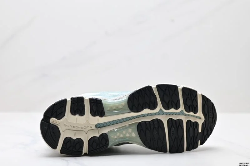 Youthful Asics Shoes 3673