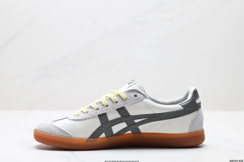 WaterResistant Asics Shoes 3678