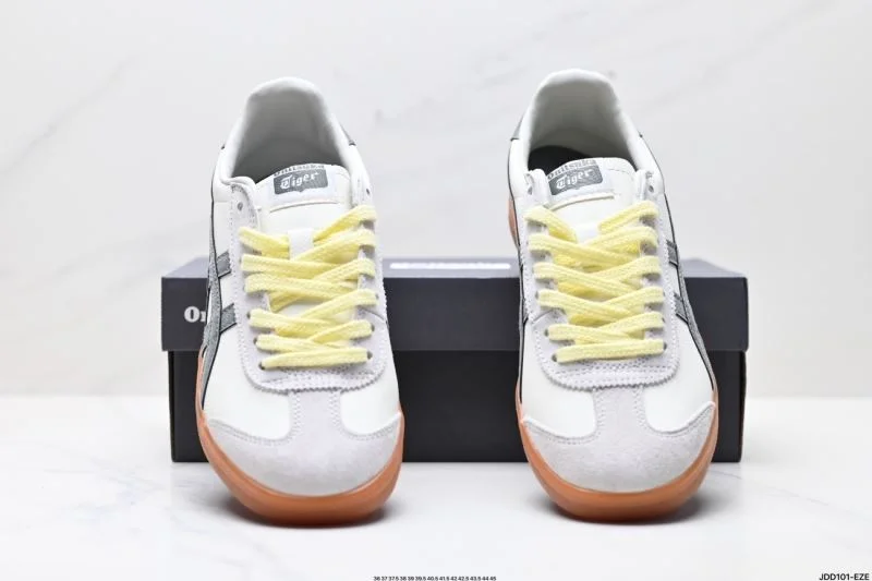 WaterResistant Asics Shoes 3678
