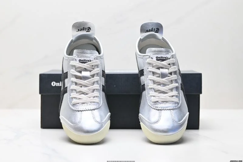 Asics Shoes Sleek 3676