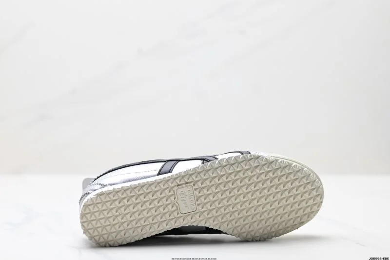 Asics Shoes Sleek 3676