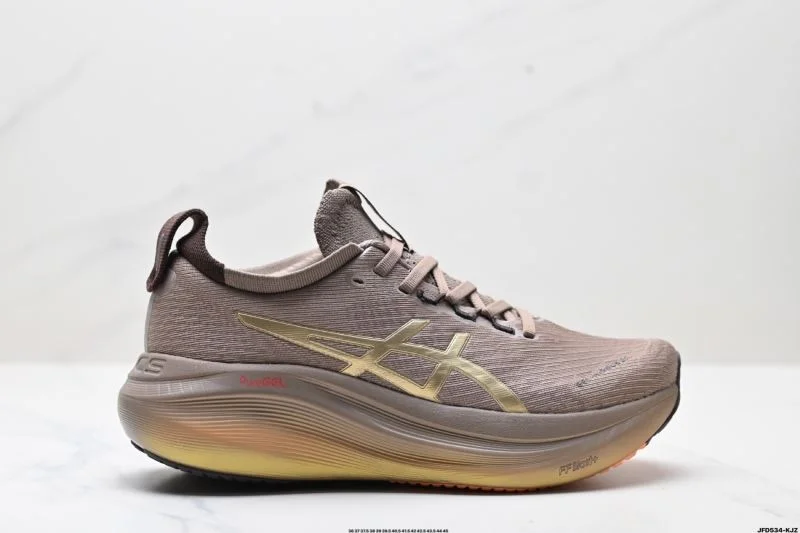 Sleek Asics Shoes 3641