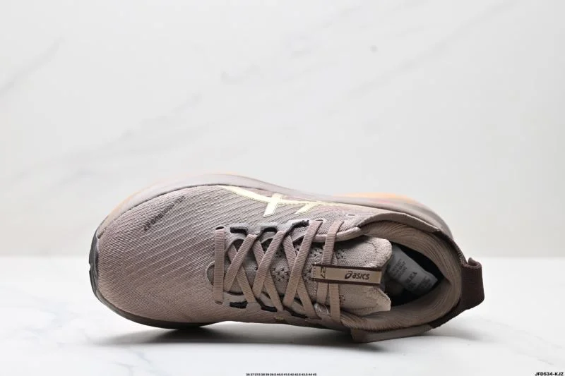Sleek Asics Shoes 3641