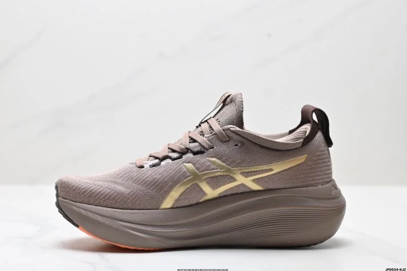 Sleek Asics Shoes 3641