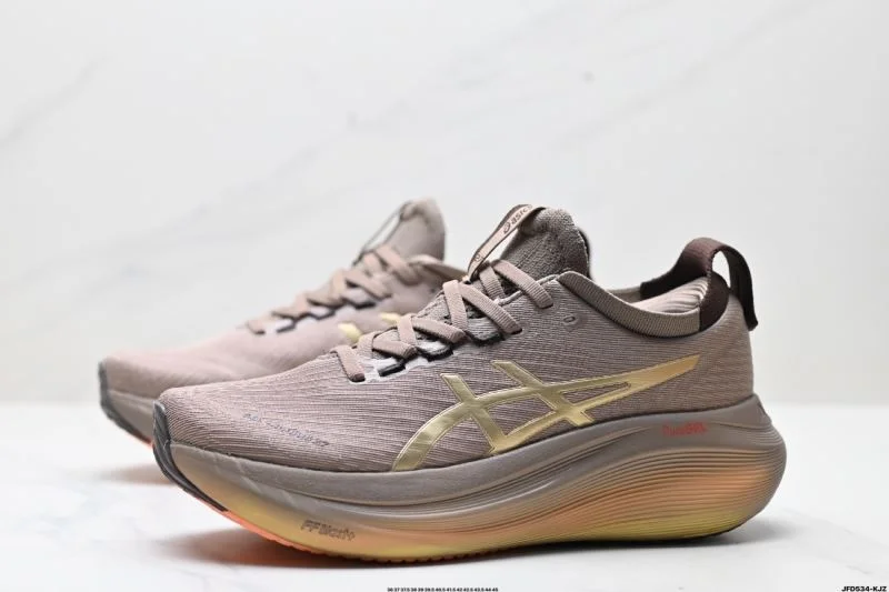 Sleek Asics Shoes 3641