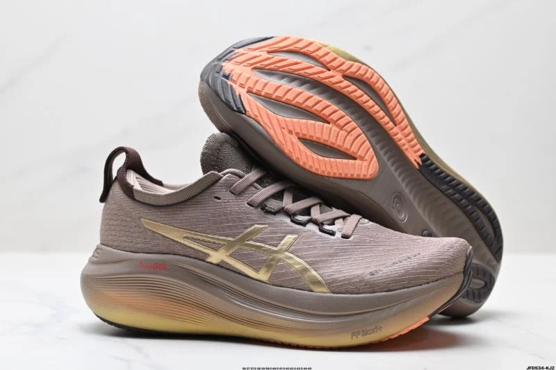Sleek Asics Shoes 3641
