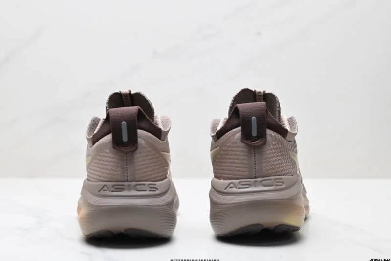 Sleek Asics Shoes 3641