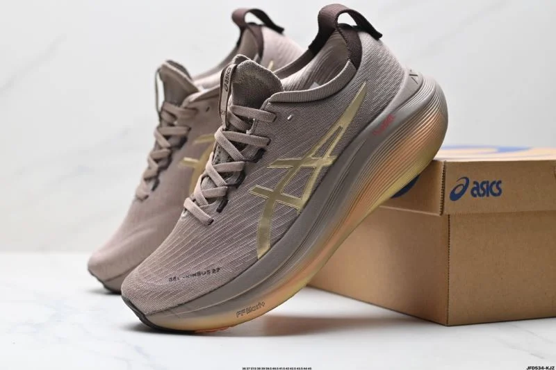 Sleek Asics Shoes 3641