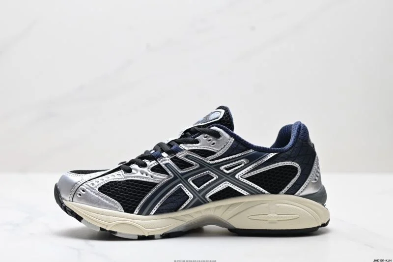 Modern Asics Shoes 3633