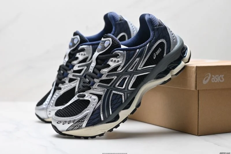 Modern Asics Shoes 3633