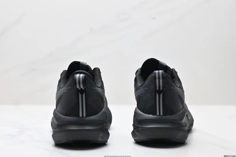 Snug Asics Shoes 3627