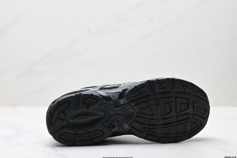 Asics Shoes ZipUp 2800