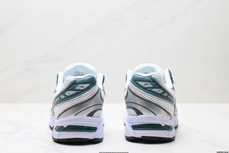 Asics Shoes WellDesigned 2874