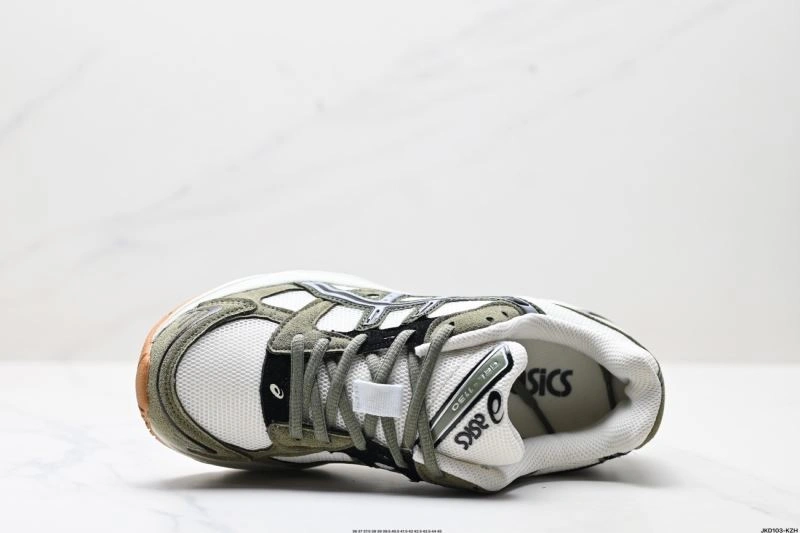 Vibrant Asics Shoes 2712