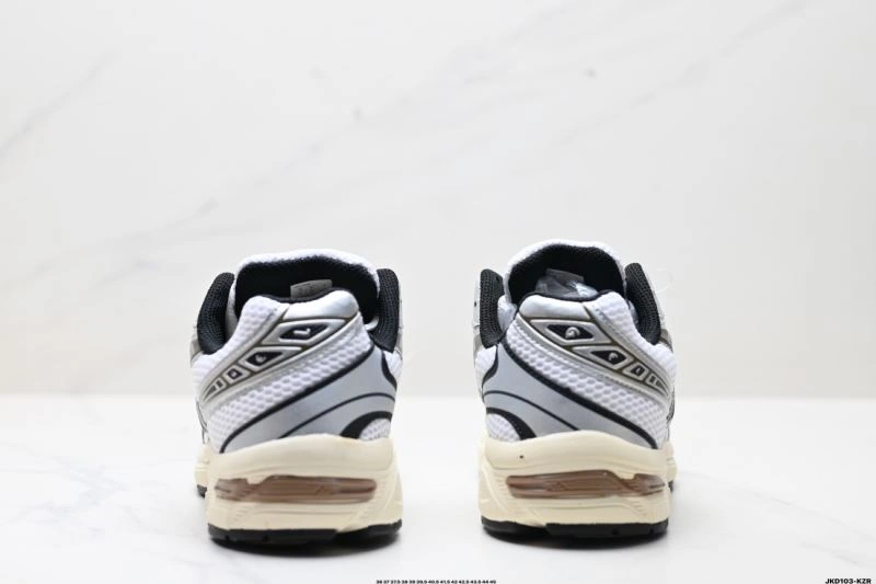 Asics Shoes Stylish 2716