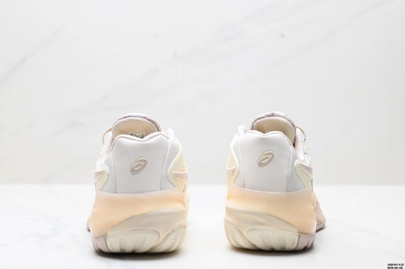 Neat Asics Shoes 2673