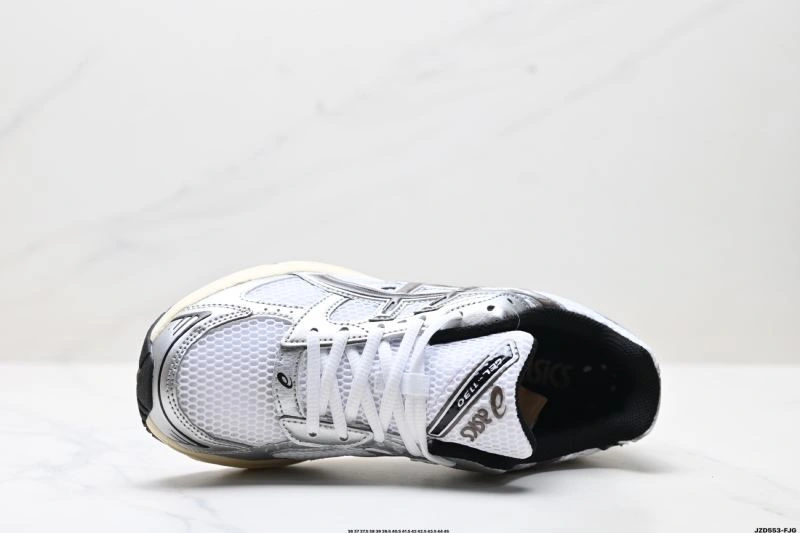 Functional Asics Shoes 2644
