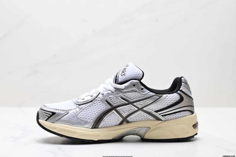 Functional Asics Shoes 2644