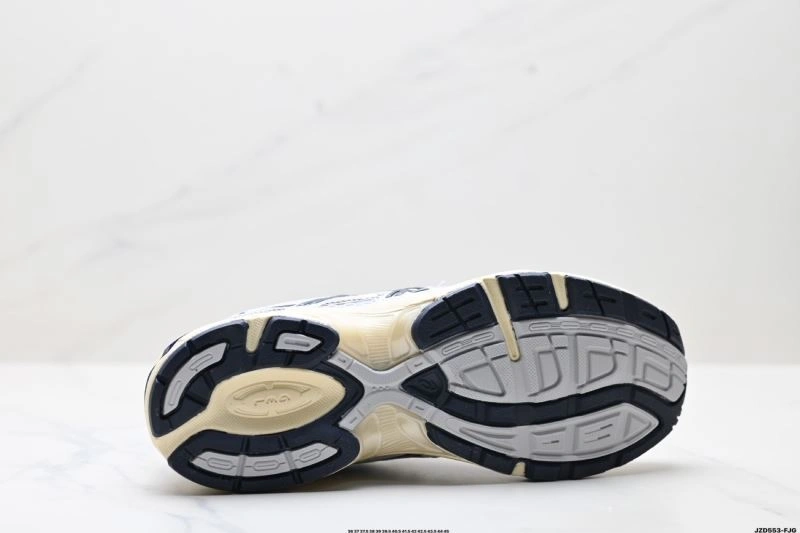 Lightweight Asics Shoes 2664