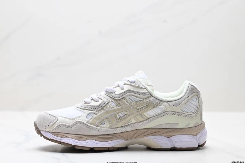 Contemporary Asics Shoes 2629