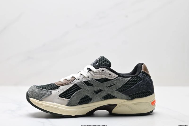 Sporty Asics Shoes 2637