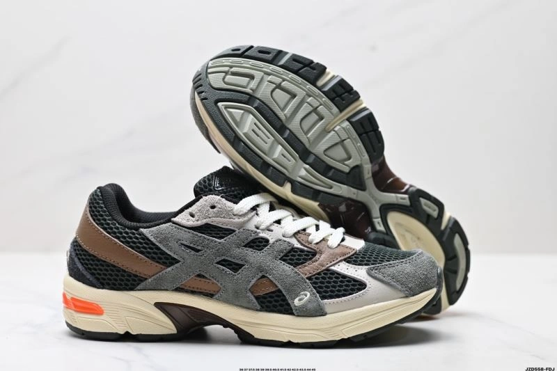 Sporty Asics Shoes 2637
