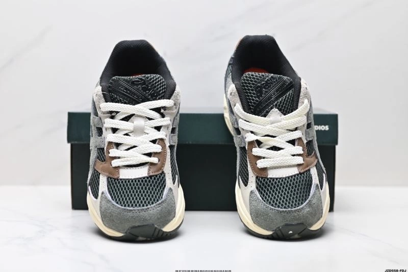 Sporty Asics Shoes 2637