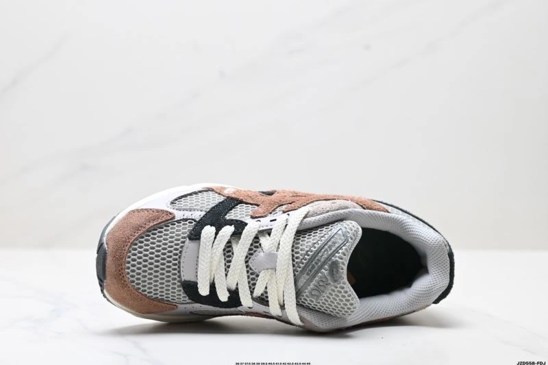 TravelReady Asics Shoes 2628