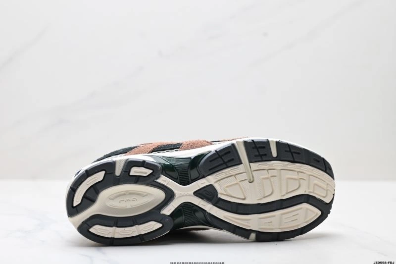 TravelReady Asics Shoes 2628