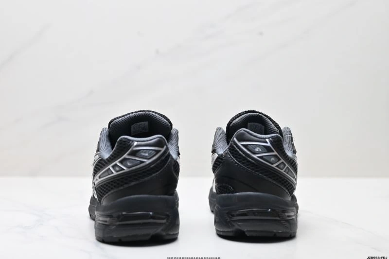 Flexible Asics Shoes 2623