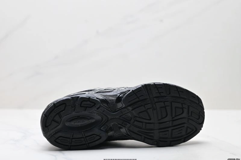 Flexible Asics Shoes 2623