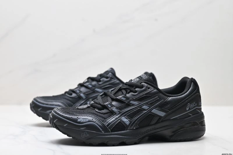 Lightweight Asics Shoes 2603