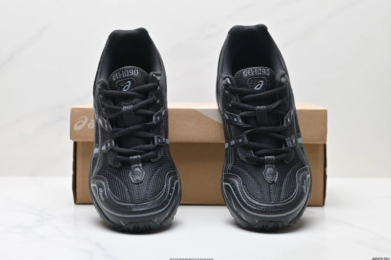 Lightweight Asics Shoes 2603