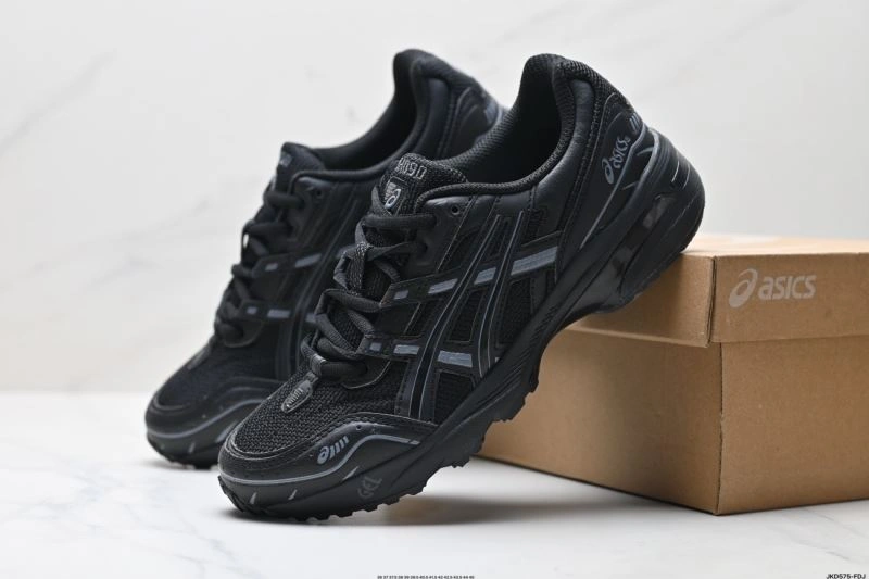 Lightweight Asics Shoes 2603
