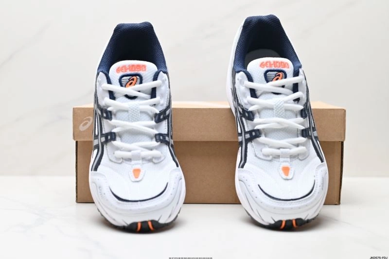 Thermal Asics Shoes 2605